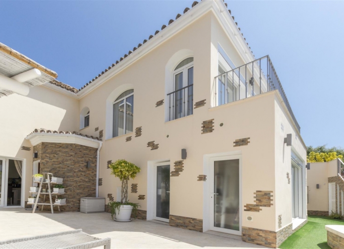 Villa Independiente en San Pedro de Alcántara - 1