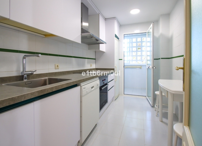 Apartamento Planta Media en The Golden Mile - 8