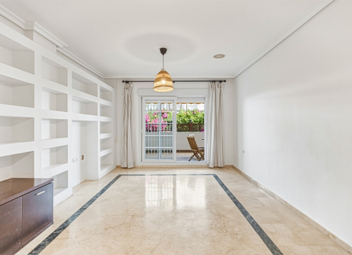 Apartamento Planta Baja en The Golden Mile - 3