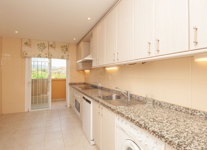 Apartment Middle Floor in Elviria - 4