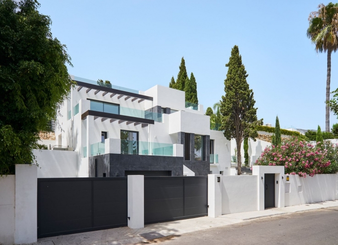 Villa Detached in Sierra Blanca - 2