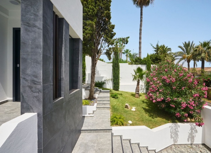 Villa Detached in Sierra Blanca - 4