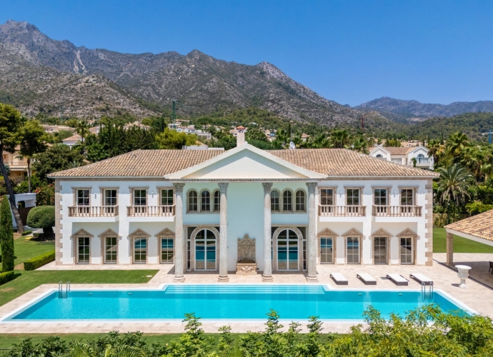 Villa Detached in Sierra Blanca - 1