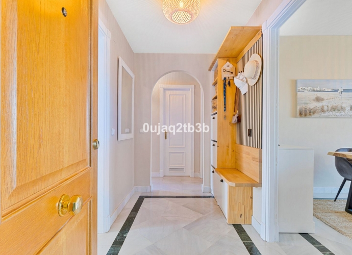 Appartement milieu d’Etage situé à Aloha - 9