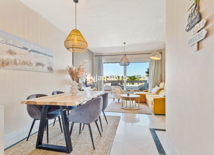 Appartement milieu d’Etage situé à Aloha - 10