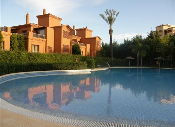 Apartment Middle Floor in Benahavís Benatalaya  - 1