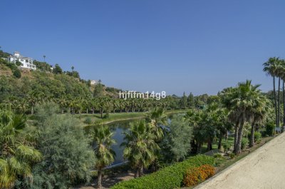 Apartment Middle Floor