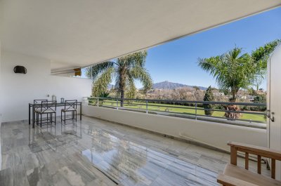 Apartment Middle Floor