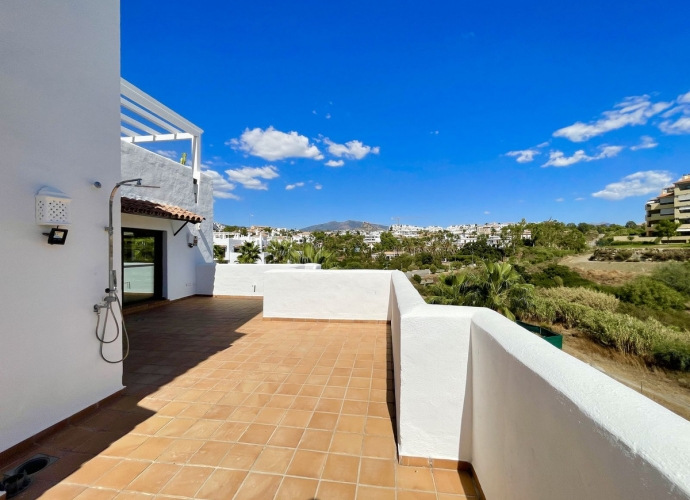 Apartamento Planta Media en New Golden Mile - 6