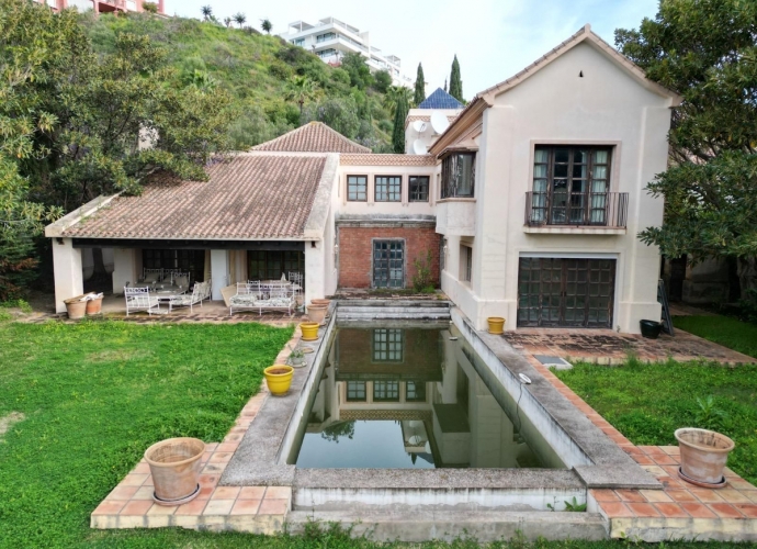 Villa Independiente en Monte Halcones - 2