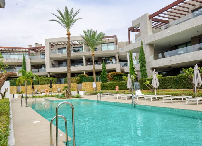 Apartamento Planta Baja en Cancelada - 1