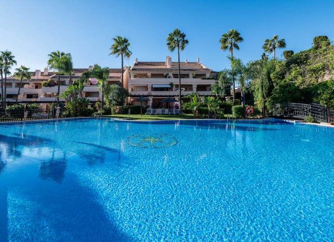 Apartamento Planta Media en Nueva Andalucía - 2