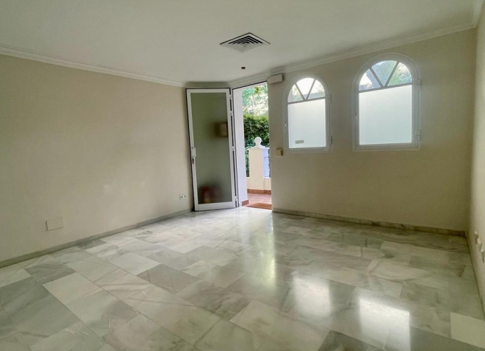 Commercial Office in Nueva Andalucía - 7