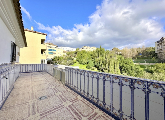 Apartment Penthouse in Estepona - 2