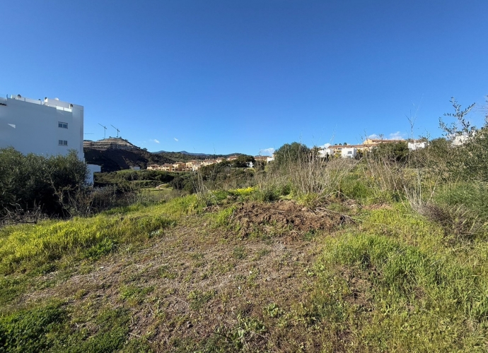 Plot Land in Estepona - 3
