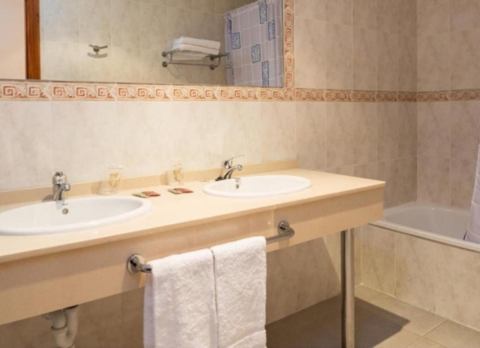 Commercial Hostel in Estepona - 9