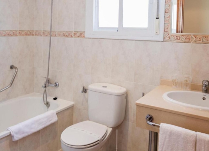 Commercial Hostel in Estepona - 10