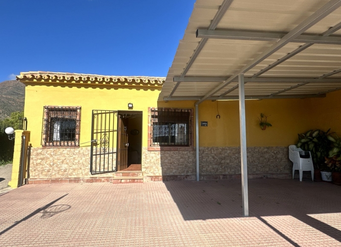 Villa Detached in Estepona - 2
