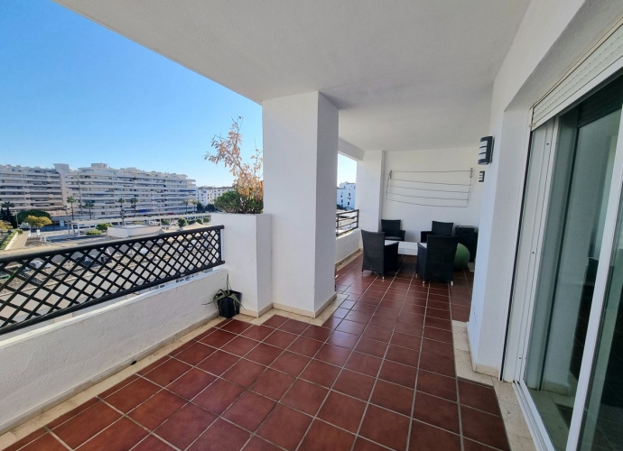 Apartment Middle Floor in Puerto Banús - 1