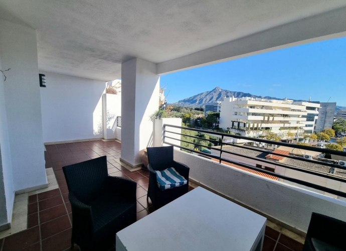 Apartment Middle Floor in Puerto Banús - 2