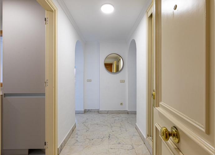 Apartamento Planta Media en Puerto Banús - 2