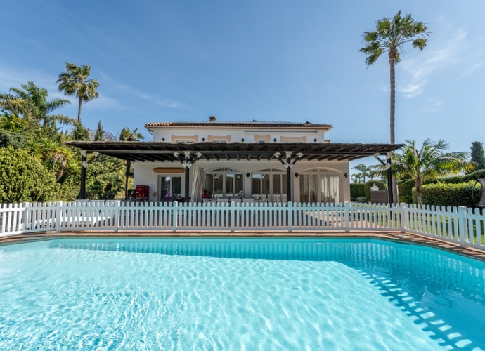 Villa Independiente en Guadalmina Baja - 1