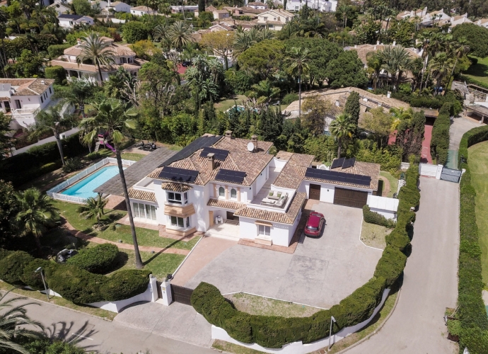 Villa Independiente en Guadalmina Baja - 2