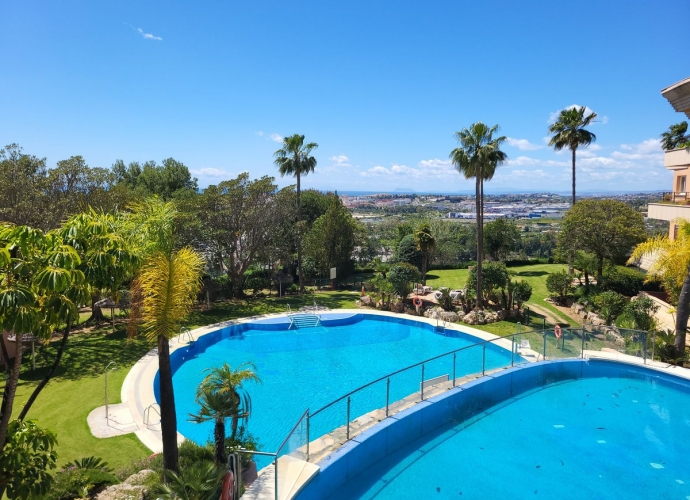 Apartment Middle Floor in Nueva Andalucía Magna Marbella  - 2