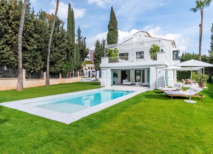Villa Independiente en Nueva Andalucía - 2