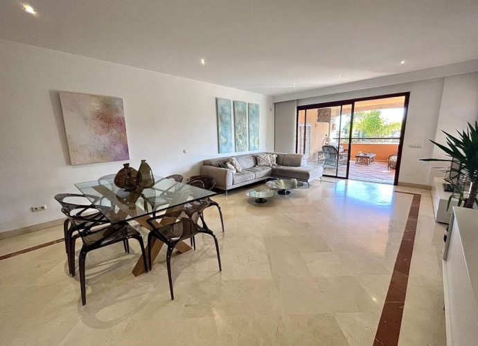 Appartement milieu d’Etage situé à Bahía de Marbella Gran Bahía  - 3