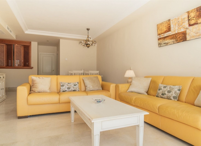 Apartment Middle Floor in Puerto Banús Jardines de Aldaba  - 4