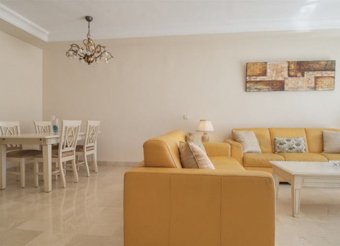 Apartment Middle Floor in Puerto Banús Jardines de Aldaba  - 6