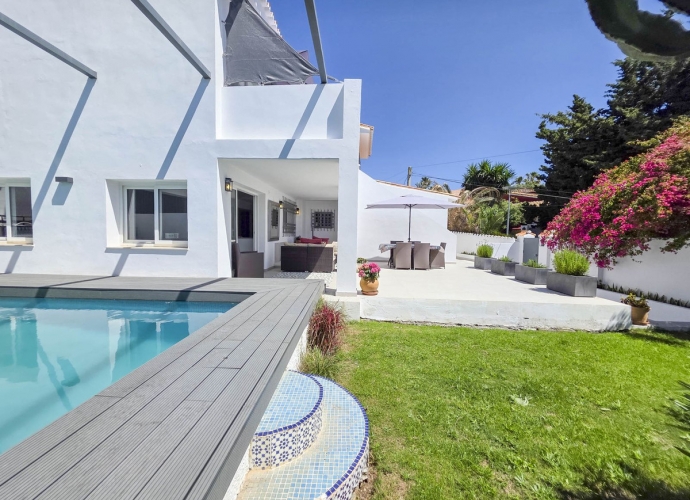 Villa Detached in Estepona - 2