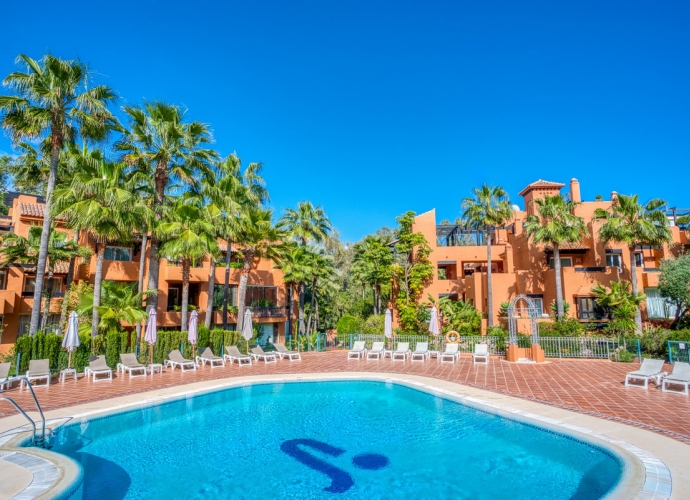 Apartamento Planta Baja en Nueva Andalucía El Alminar de Marbella  - 1