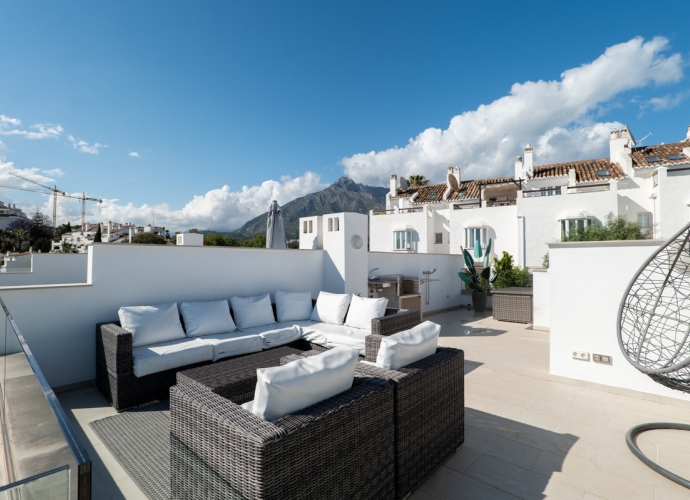 Townhouse Terraced in The Golden Mile - 2