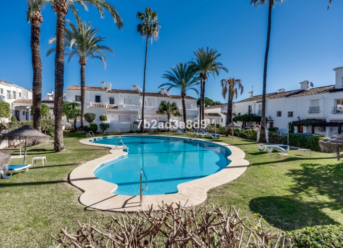 Townhouse Terraced in Nueva Andalucía Los Naranjos Hill Club  - 1