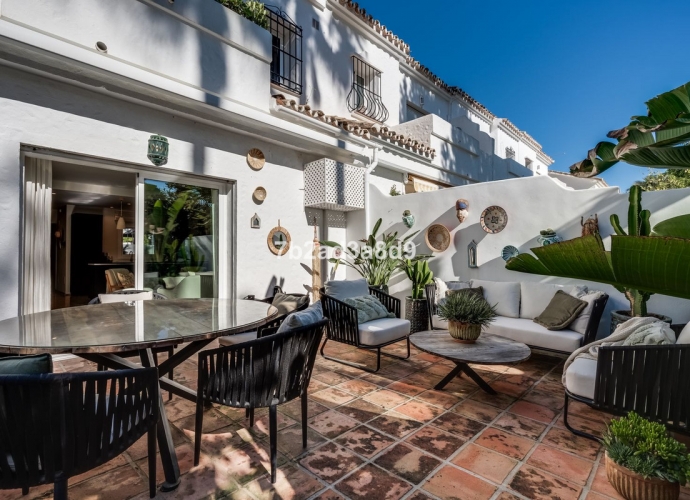 Townhouse Terraced in Nueva Andalucía Los Naranjos Hill Club  - 2