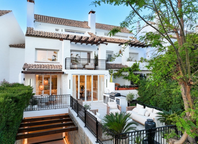 Townhouse Terraced in The Golden Mile - 1
