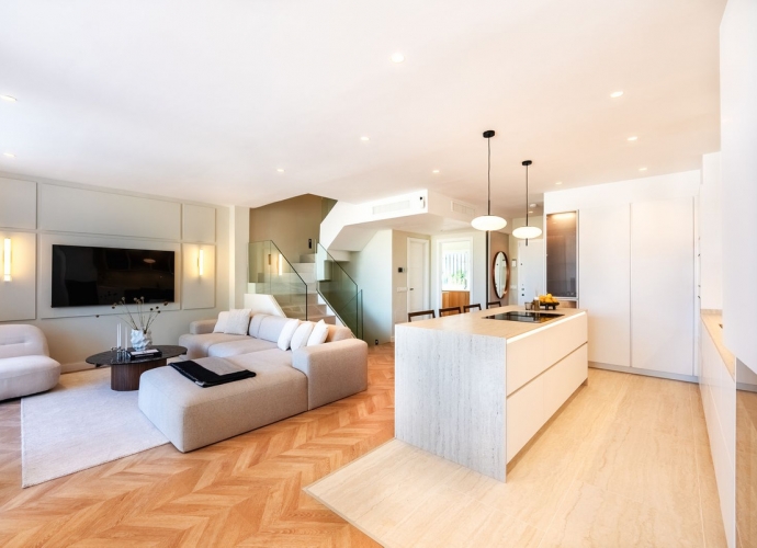 Townhouse Terraced in The Golden Mile - 2