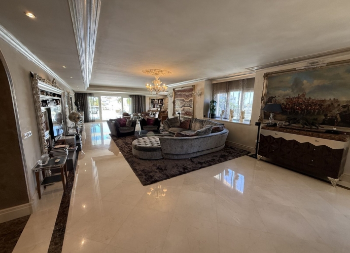 Apartamento Planta Media en Puerto Banús - 2