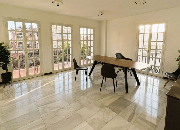 Appartement milieu d’Etage situé à Marbella Apartamentos en el centro de Marbella  - 1