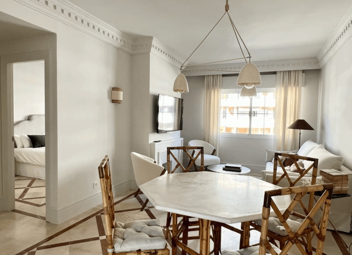 Apartamento Planta Media en Nueva Andalucía Señorío de Gonzaga  - 1