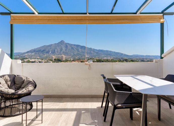 Apartment Penthouse Duplex en Nueva Andalucía Señorío de Aloha  - 6
