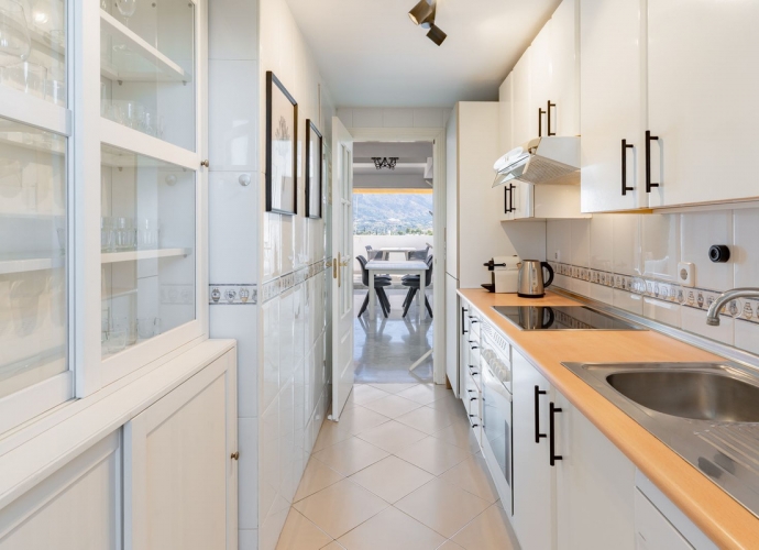 Apartment Penthouse Duplex en Nueva Andalucía Señorío de Aloha  - 9
