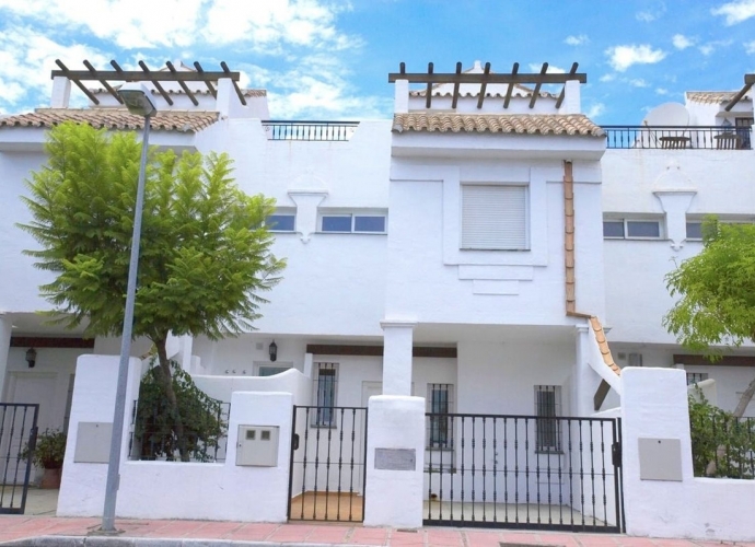 Adosado en Nueva Andalucía Los Naranjos  - 1