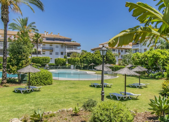 Apartamento Planta Baja en Nueva Andalucía Dama de Noche  - 1