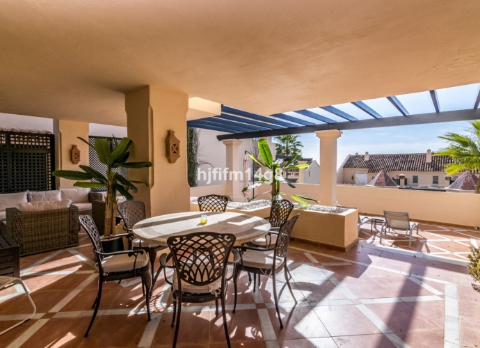 Apartamento Planta Baja en Nueva Andalucía Albatros Hill Club  - 1