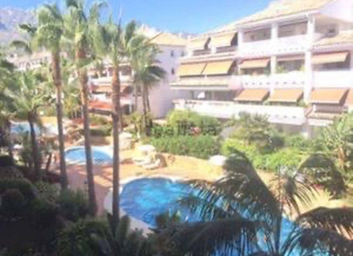 Apartment Middle Floor in The Golden Mile Las Cañas Beach  - 1