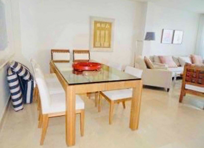 Apartment Middle Floor in The Golden Mile Las Cañas Beach  - 3