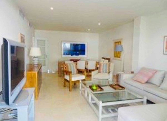 Apartment Middle Floor in The Golden Mile Las Cañas Beach  - 4
